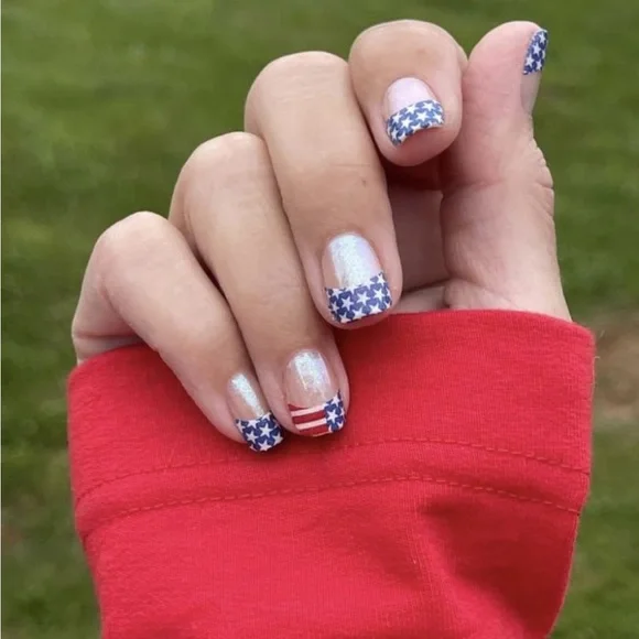 *Retired* Color Street: Red, White, and Belle | Fourth Of July Patriotic America - Picture 7 of 16